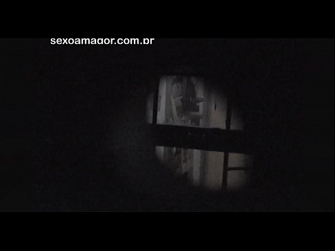 ❤️ Blondie word in die geheim video-opgeneem deur 'n buurtvoyeur wat agter hol bakstene versteek is ❤️❌ Porno by ons af.vegasservice.ru ❤